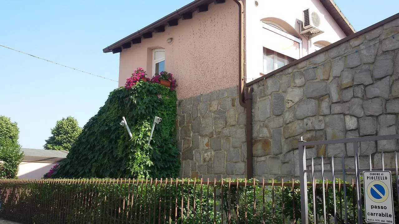 Ciro Bed And Breakfast La Villetta Pioltello 0*,  Italy